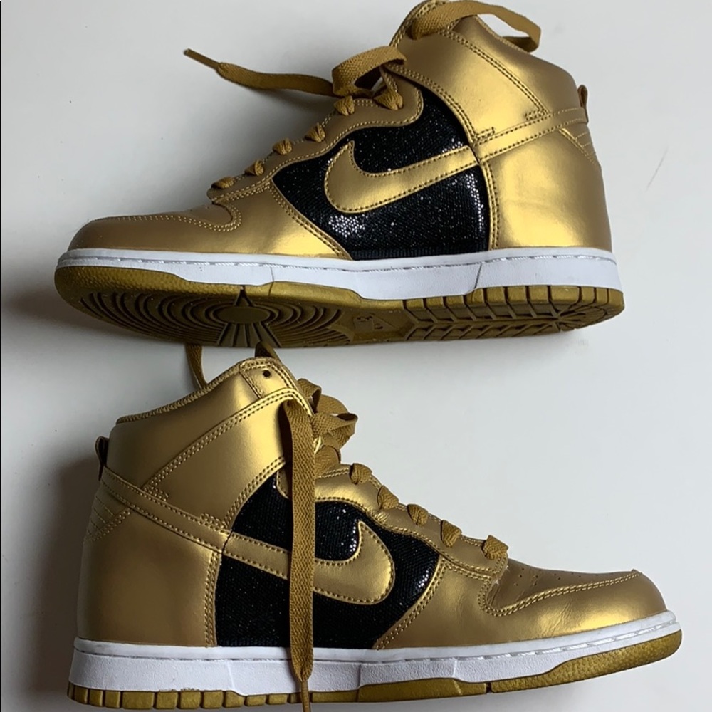 Women’s Nike dunk hi, metallic gold and black
